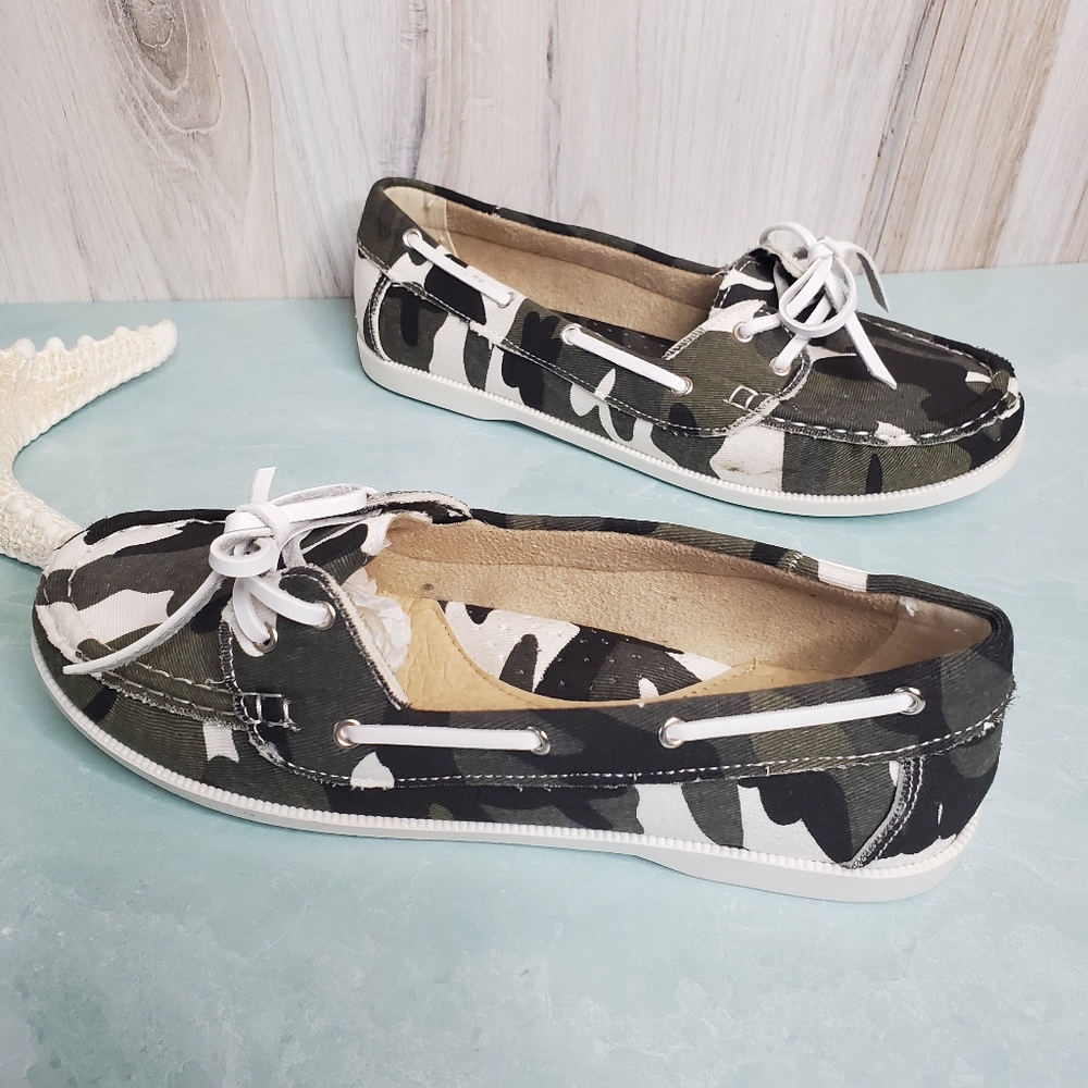 New! Brown Camouflage Tie Up Canvas Boat Shoes - Picture 2 of 8